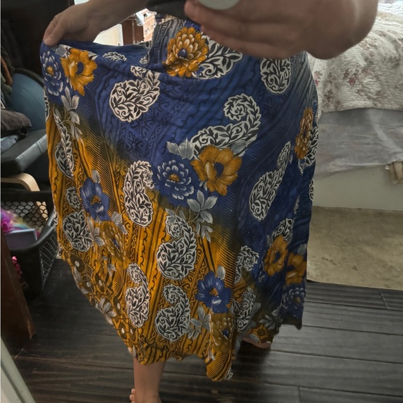 Silk sari wrap skirt - Picture 3 of 16